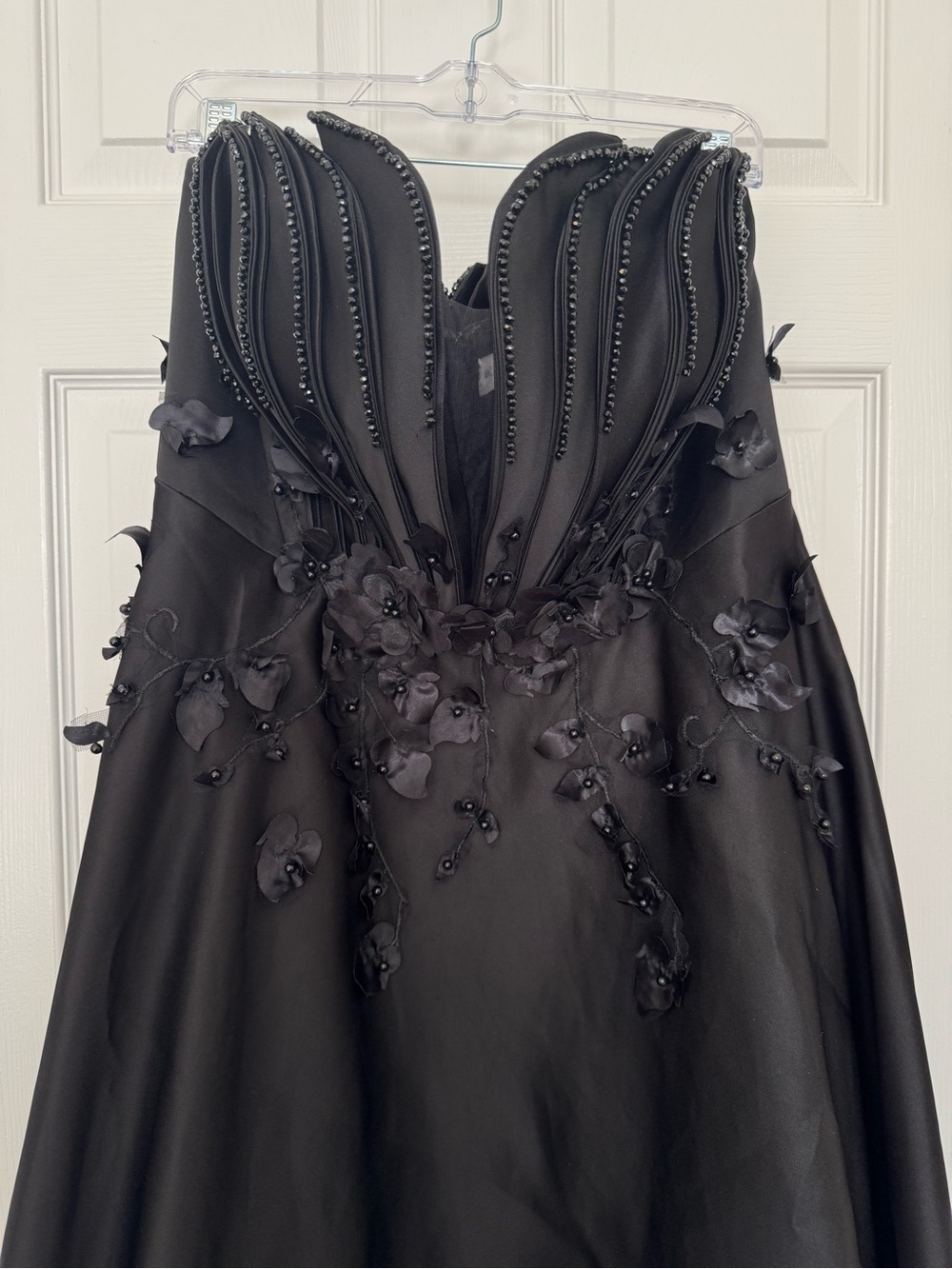 Mac Duggal 37134 Black Strapless Satin Floral Embellished Ball Gown Size 14 NWT - Picture 6 of 10